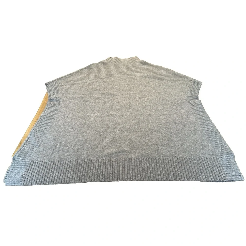 Isaac Mizrahi sweater used